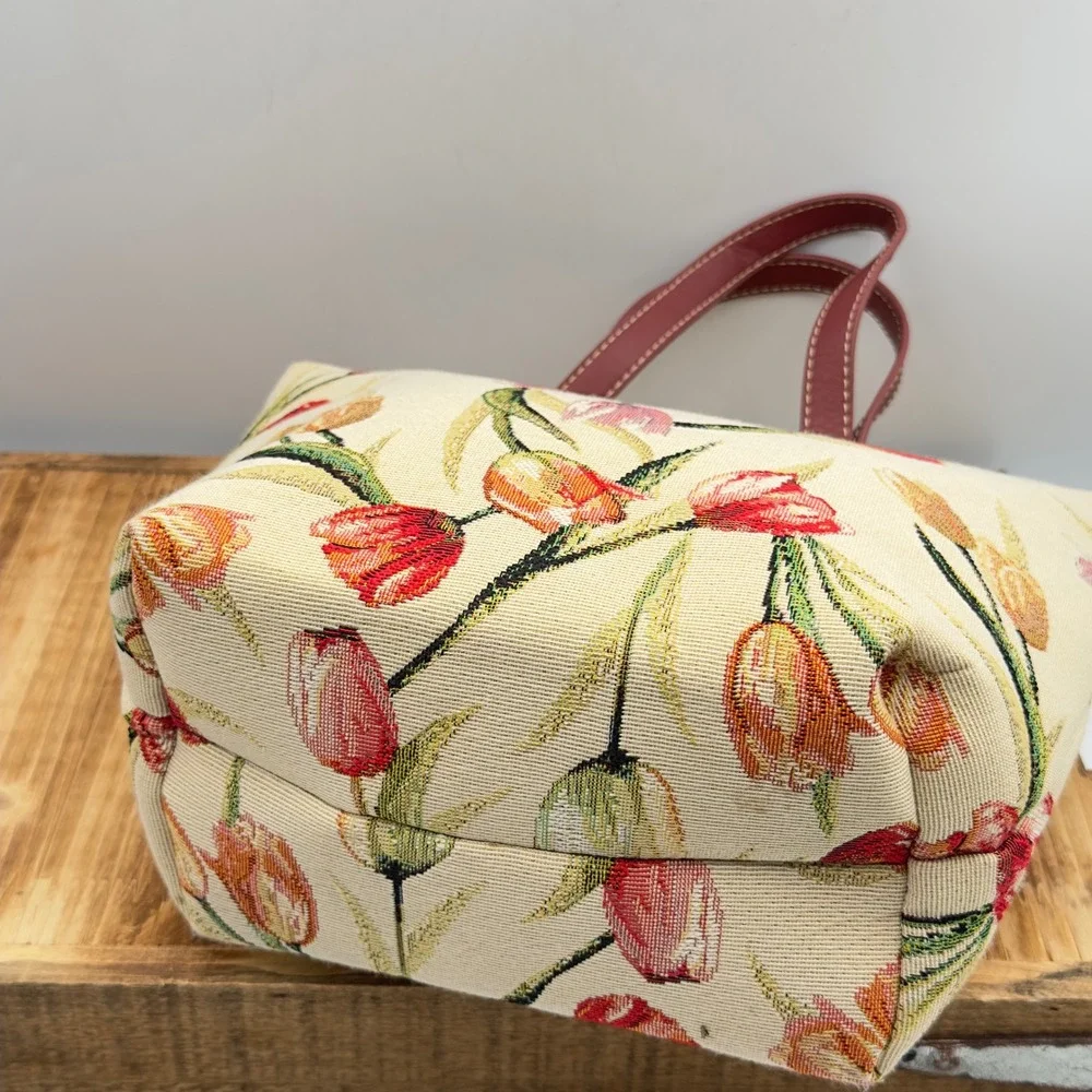 Signare Tapestry Tote Bag Red Tulip Floral Woven Handbag Burgundy Handles